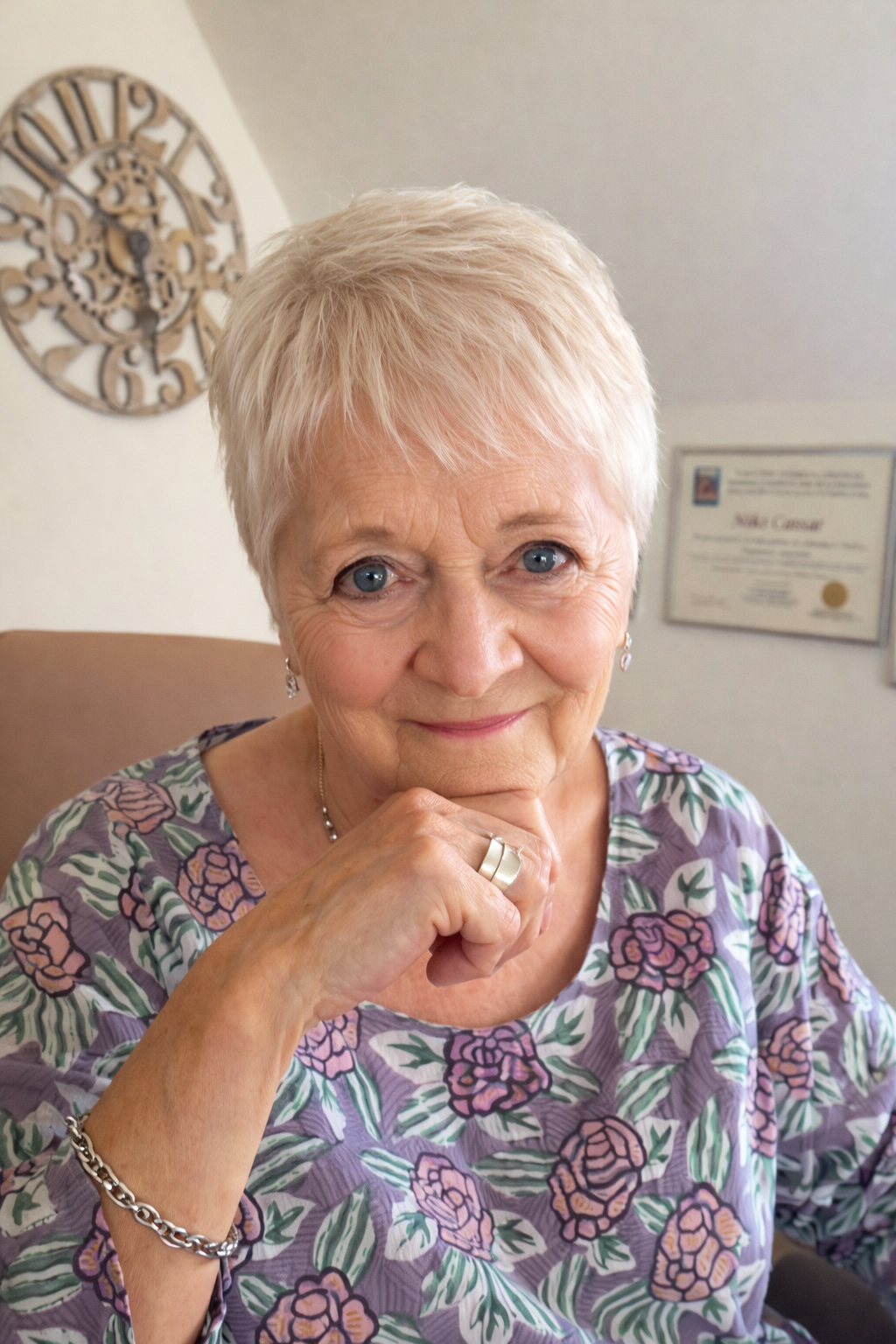 Niki Grey Top WEBSITEHOMEPAGEIMAGEAI.png